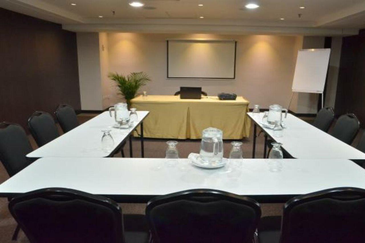 Hotel Chacao Suites Caracas Bagian luar foto