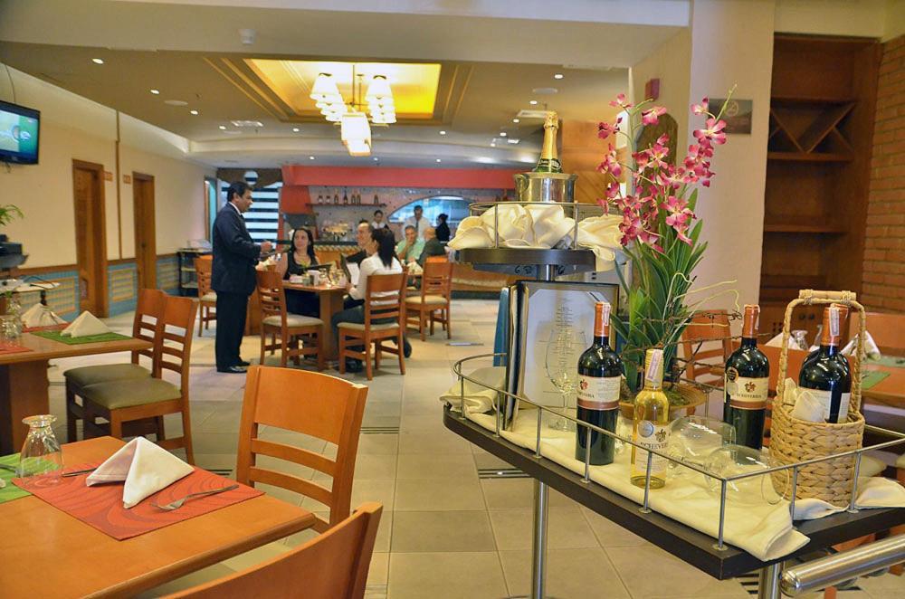 Hotel Chacao Suites Caracas Bagian luar foto