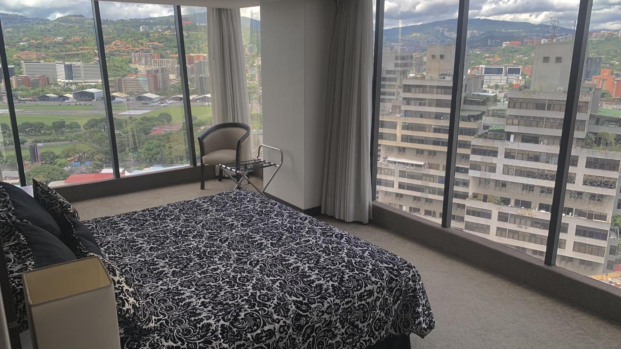 Hotel Chacao Suites Caracas Bagian luar foto