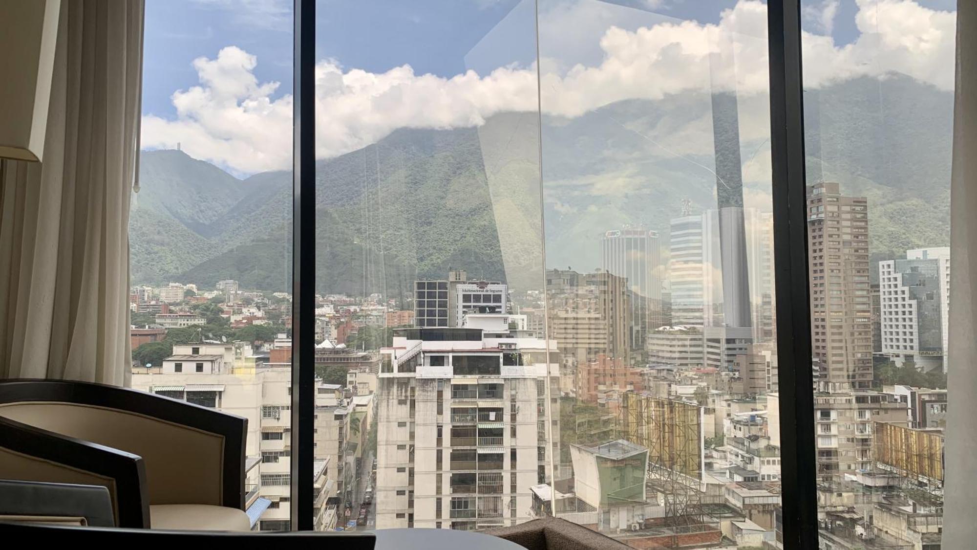 Hotel Chacao Suites Caracas Bagian luar foto
