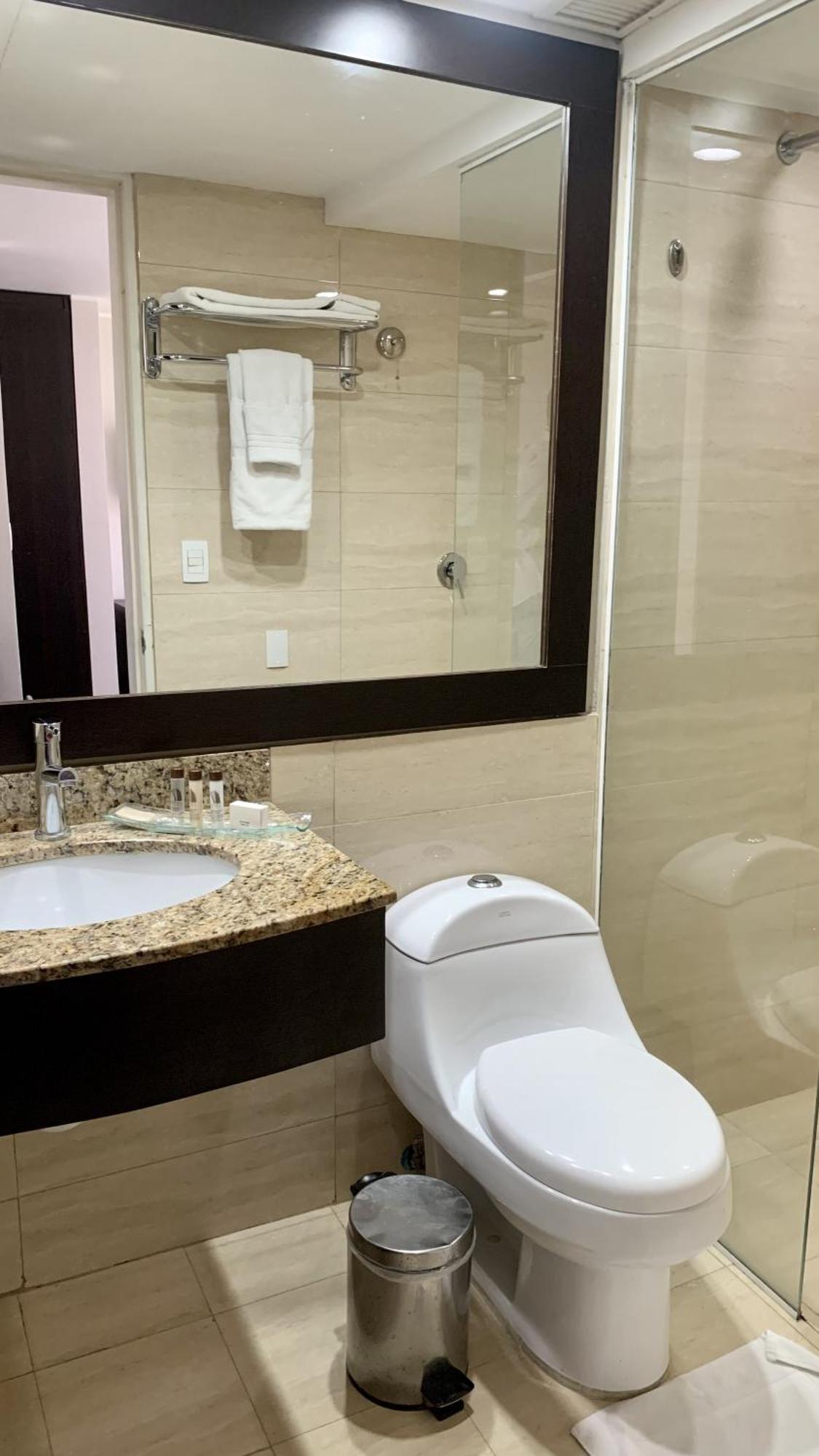 Hotel Chacao Suites Caracas Bagian luar foto