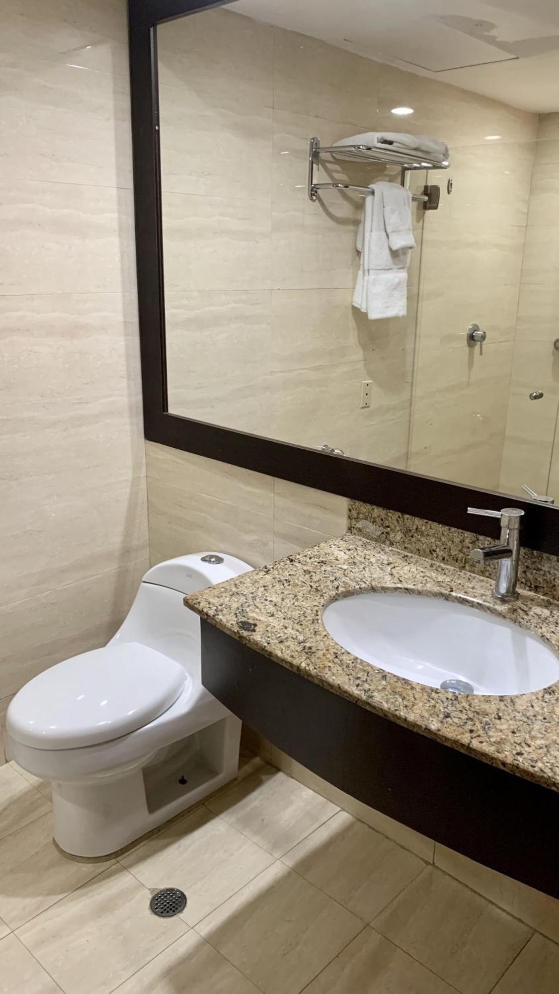 Hotel Chacao Suites Caracas Bagian luar foto